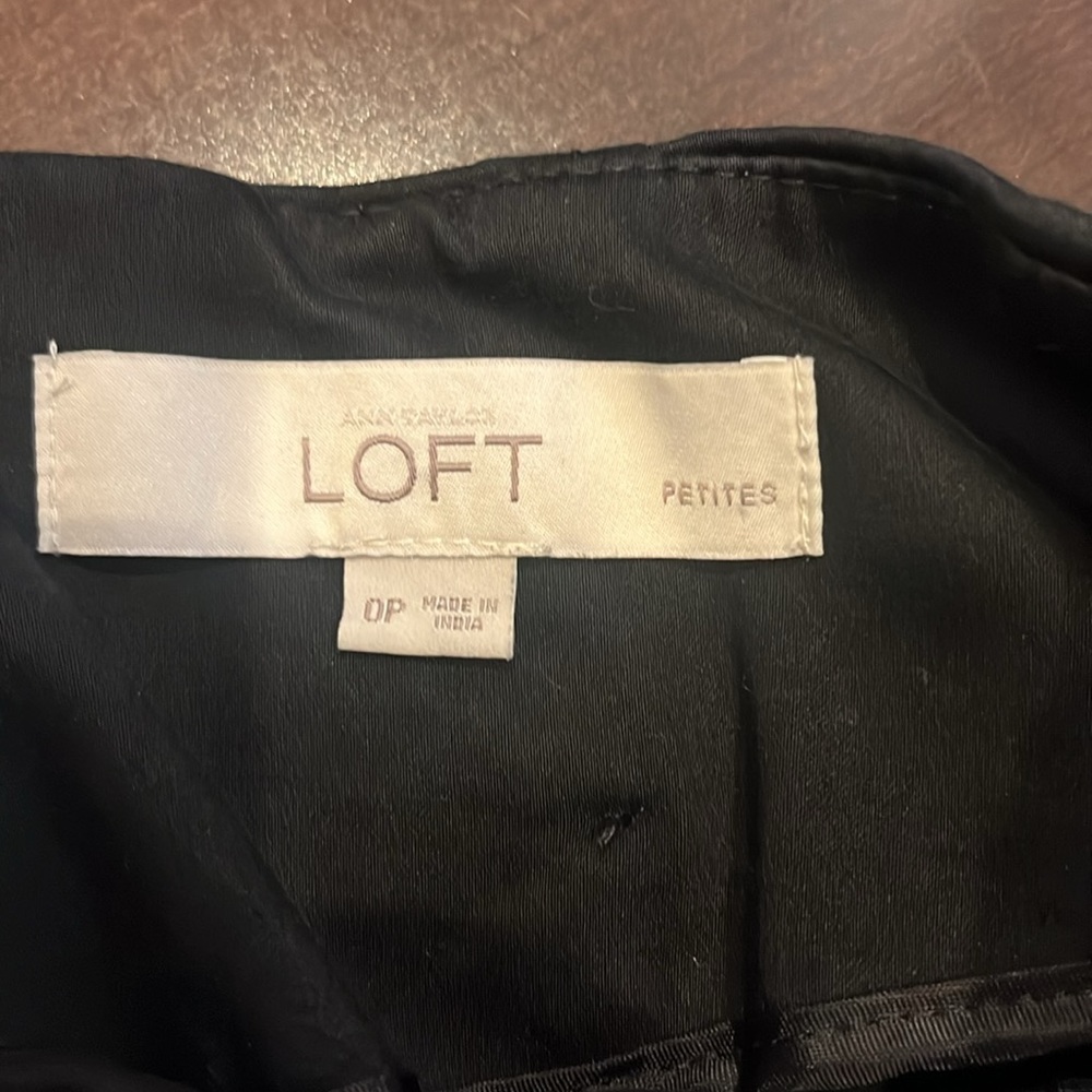 Ann Taylor Loft Petites Black Pencil Skirt w/ Back Slit & Side Seams Size 0P - Picture 6 of 8